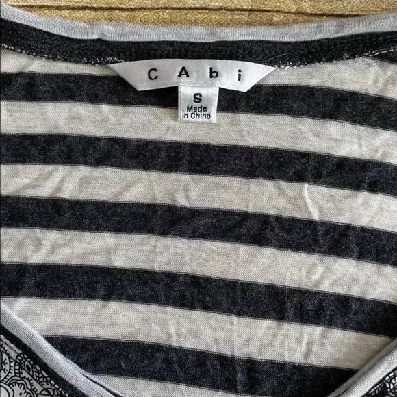 Women’s CAbi Top Size Small - Picture 2 of 7